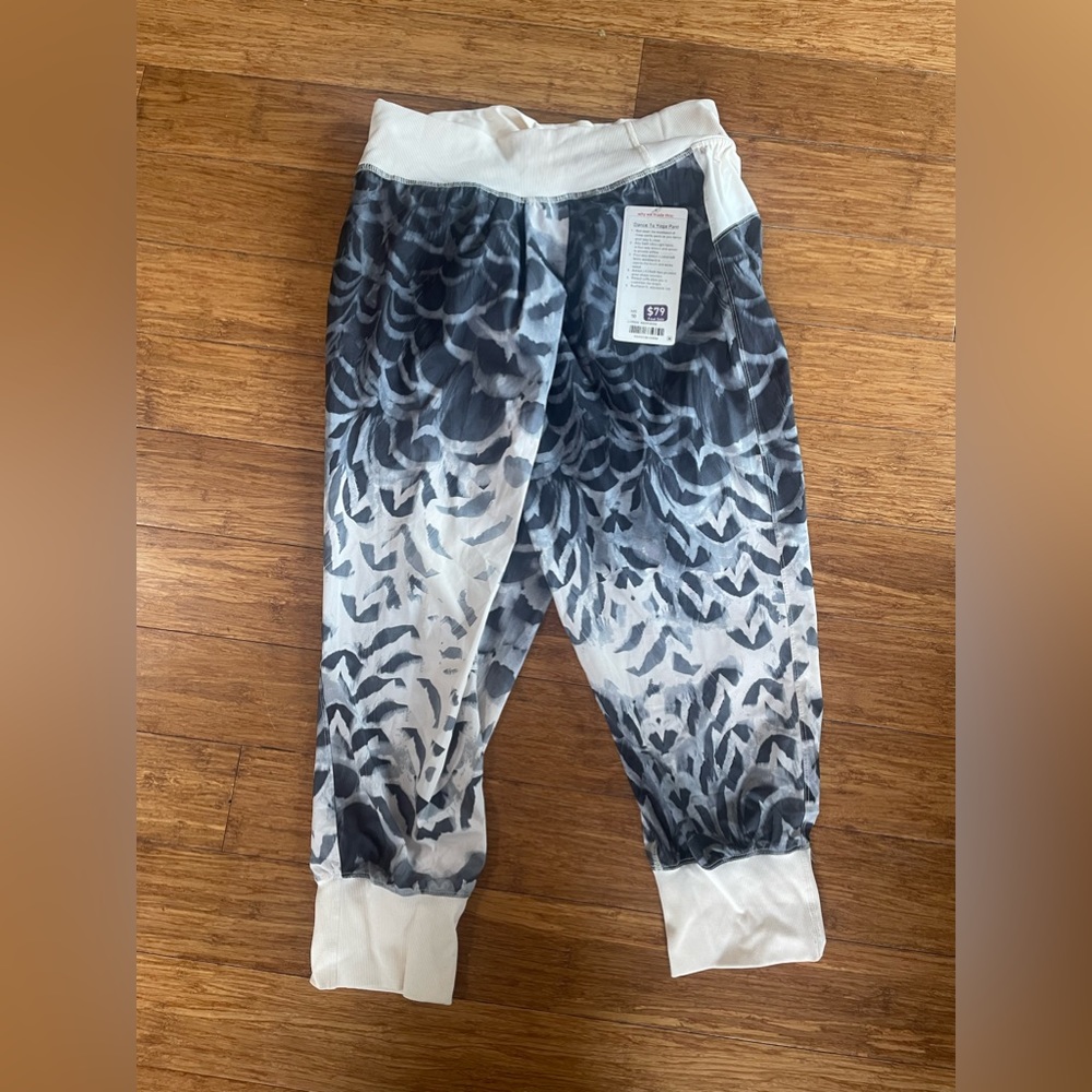 Lululemon Dance to yoga pants sz 10